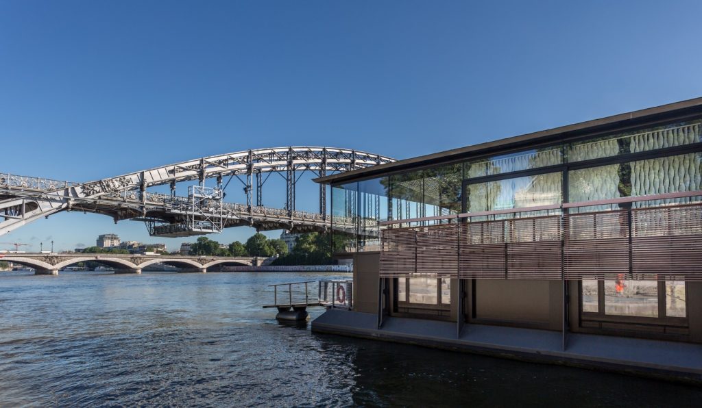 Off Paris Seine