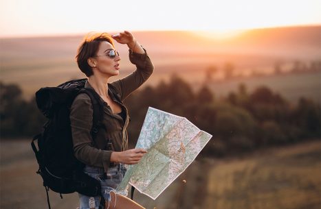 woman-travelling-and-using-map2
